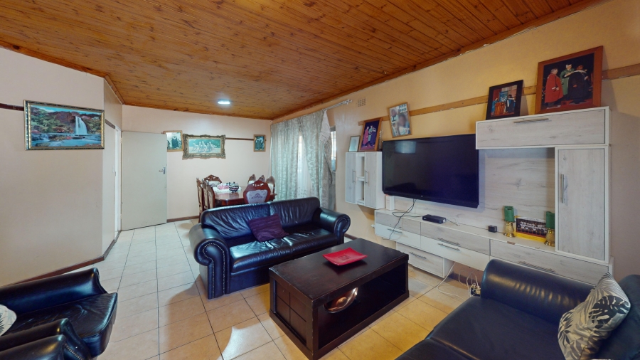 9 Bedroom Property for Sale in Firgrove Western Cape